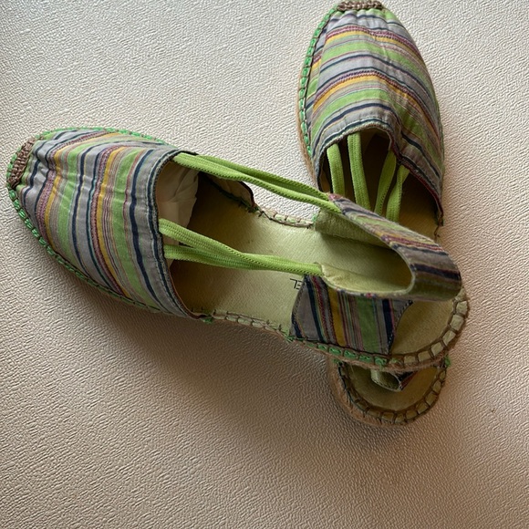Eric Michael Espadrilles - Picture 2 of 9